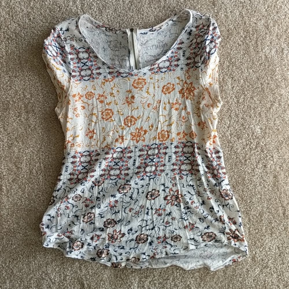 Lucky brand t shirt